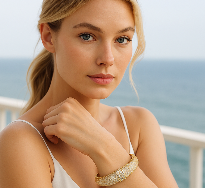 Armreif mit vielen Glitzer Steinchen - 18 Karat vergoldet